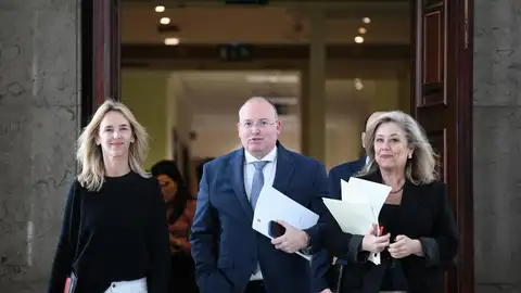 La diputada del PP Cayetana Álvarez de Toledo y el portavoz del PP en el Congreso, Miguel Tellado, a 4 de febrero de 2025, en Madrid (España) La diputada del PP Cayetana Álvarez de Toledo y el portavoz del PP en el Congreso, Miguel Tellado, a 4 de febrero de 2025, en Madrid (España)