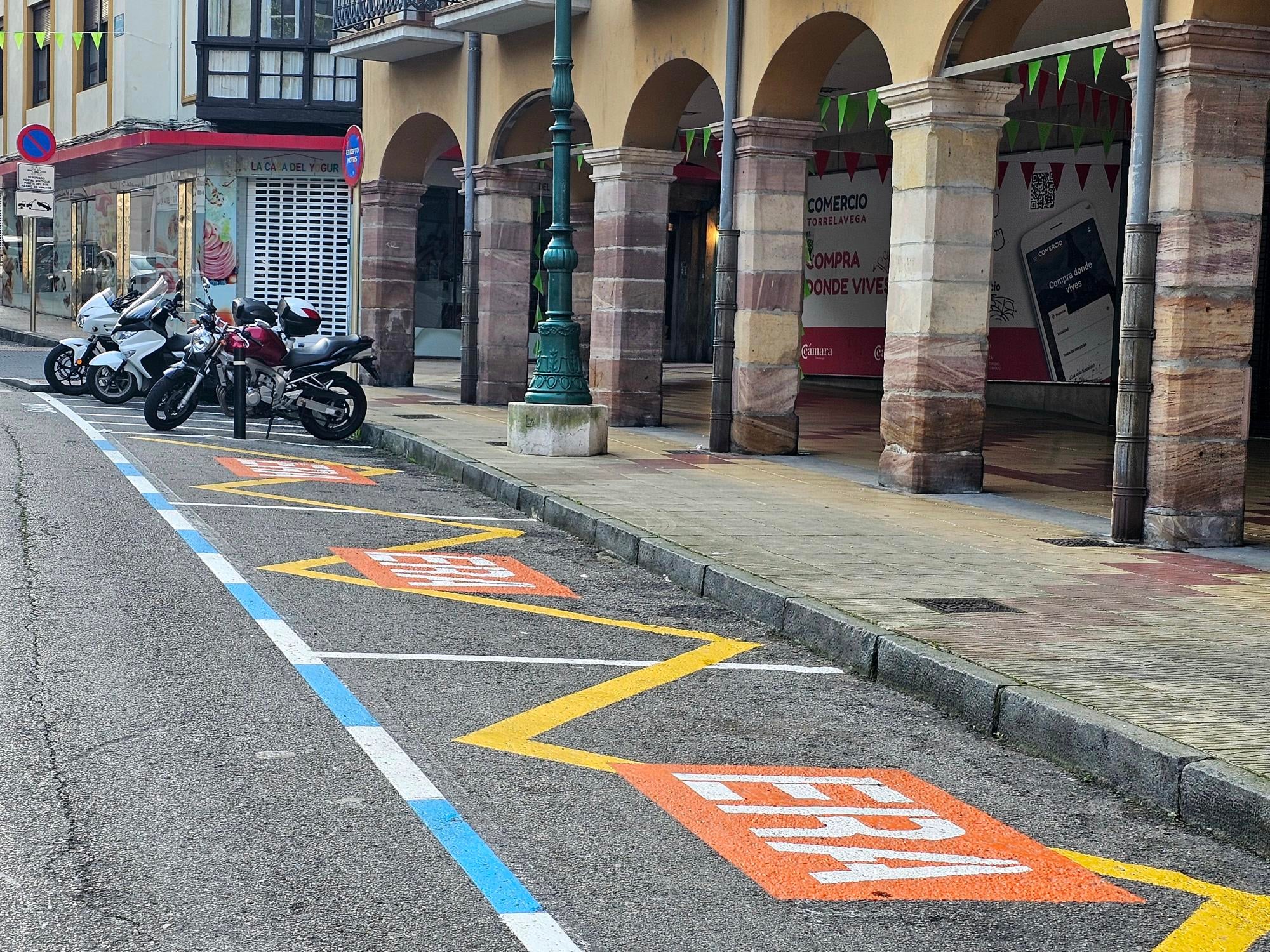 Las plazas de la ERA de Torrelavega se dividirán en tres colores e incluirán los aparcamientos en altura Las plazas de la ERA de Torrelavega se dividirán en tres colores e incluirán los aparcamientos en altura