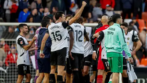 El Valencia encadena tres victorias ligueras en Mestalla un año después El Valencia encadena tres victorias ligueras en Mestalla un año después
