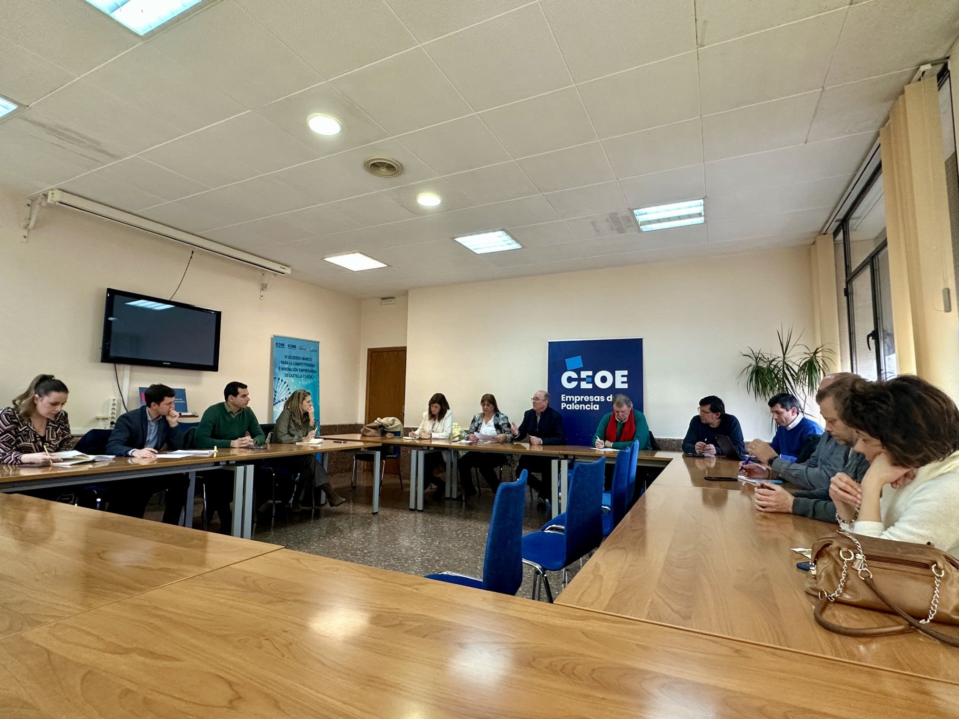 El PP en el Ayuntamiento de Palencia se reúne con las asociaciones empresariales y comerciales para analizar la situación de la capital El PP en el Ayuntamiento de Palencia se reúne con las asociaciones empresariales y comerciales para analizar la situación de la capital