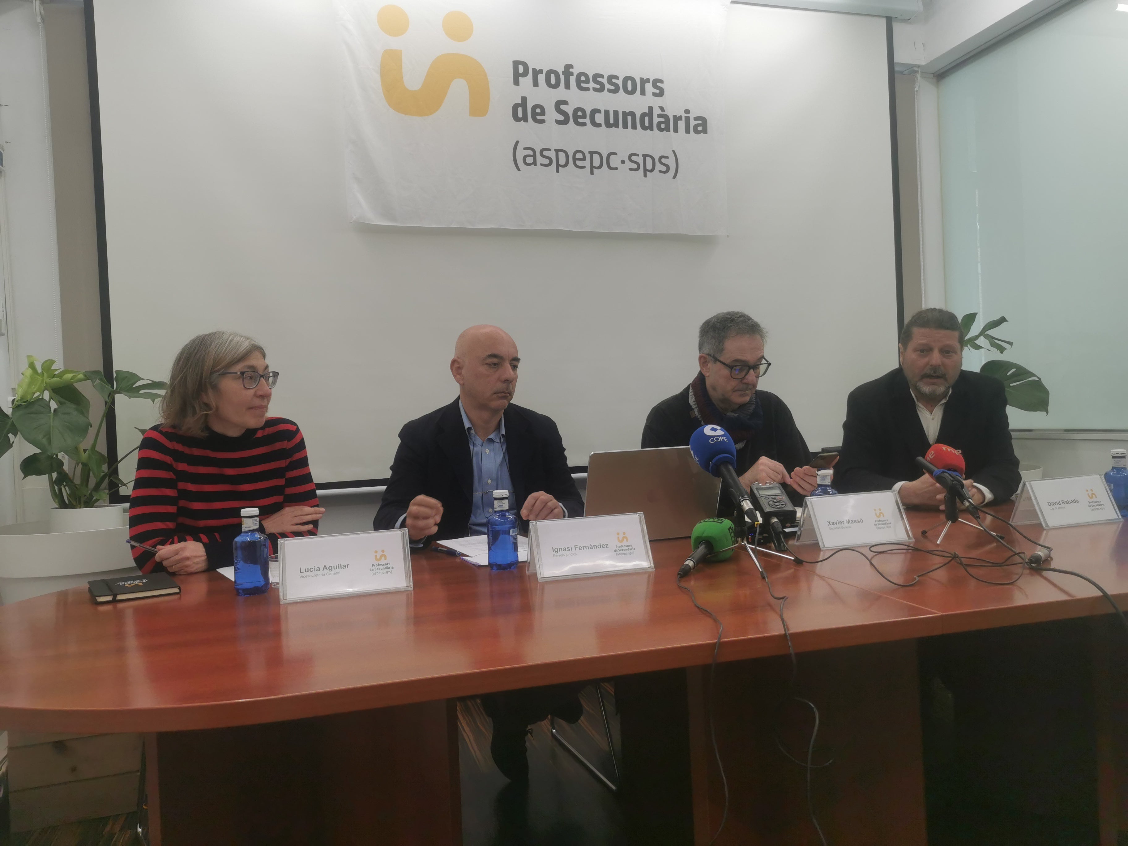 Professors de Secundària: "La sentència del TSJC és l’última oportunitat per redreçar un sistema educatiu a la deriva” Professors de Secundària: "La sentència del TSJC és l’última oportunitat per redreçar un sistema educatiu a la deriva”