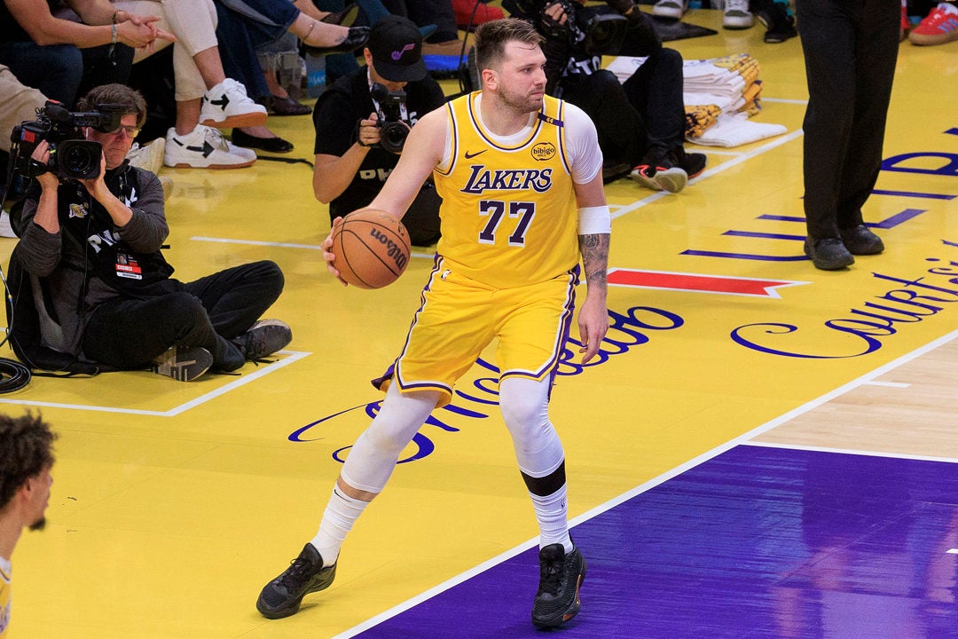 Doncic debuta con los Lakers: "Ha sido muy especial" Doncic debuta con los Lakers: "Ha sido muy especial"