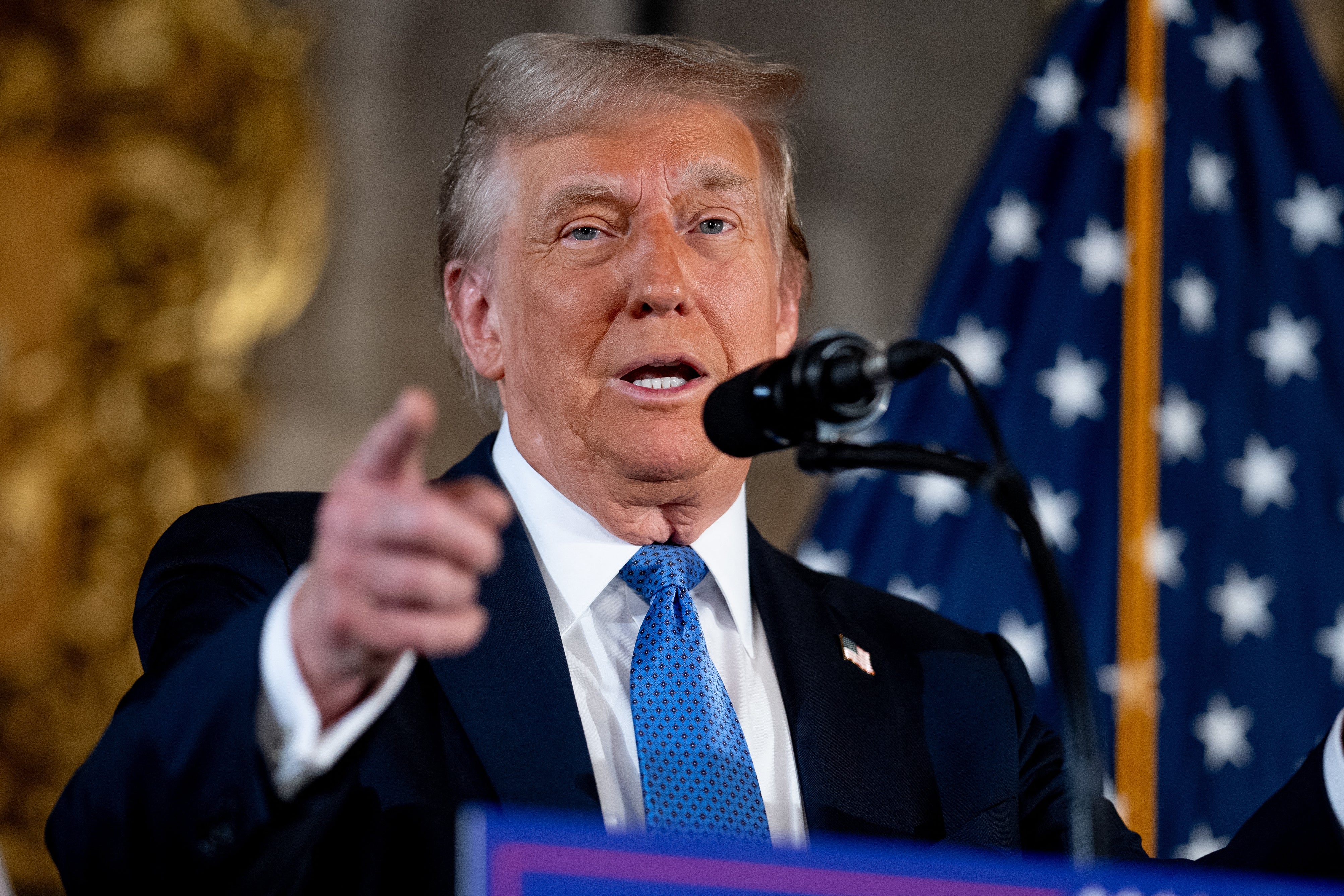 Trump firma los aranceles del 25% a las importaciones de aluminio y acero estadounidenses Trump firma los aranceles del 25% a las importaciones de aluminio y acero estadounidenses