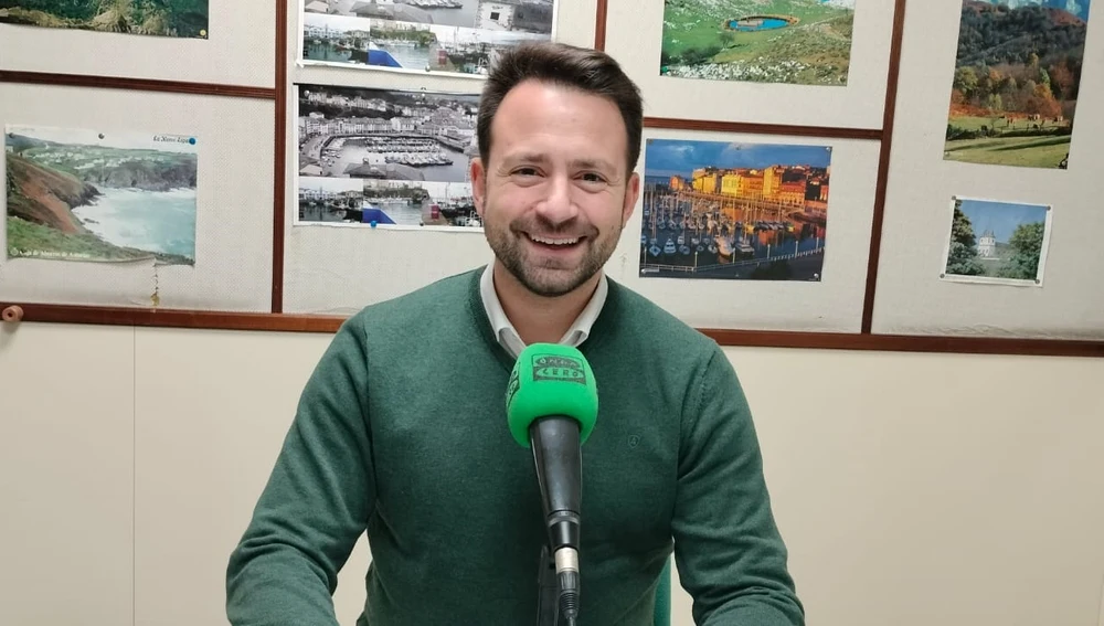 Queipo señala que el problema sanitario de la comarca se ciñe a voluntad política y presupuesto. Queipo señala que el problema sanitario de la comarca se ciñe a voluntad política y presupuesto.