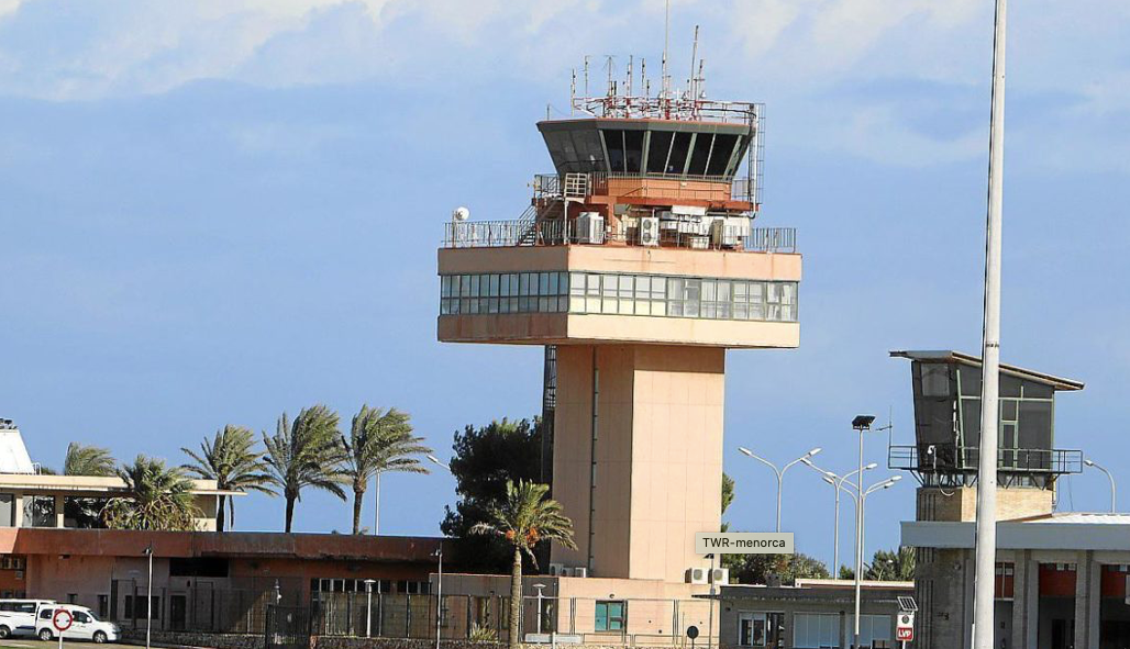 CCOO refuerza su idea de invertir en la torre de control del aeropuerto de Menorca tras las palabras del presidente de Aena CCOO refuerza su idea de invertir en la torre de control del aeropuerto de Menorca tras las palabras del presidente de Aena