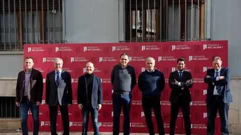 Sergio M. Vicente-Serrano (en el centro) junto al resto de los galardonados con los Premios Jaume I. Sergio M. Vicente-Serrano (en el centro) junto al resto de los galardonados con los Premios Jaume I.