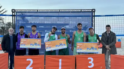 Raúl Mesa y Hernán Tovar se imponen en la final de la cuarta prueba del Circuito autonómico de Voley Playa en Gandía Raúl Mesa y Hernán Tovar se imponen en la final de la cuarta prueba del Circuito autonómico de Voley Playa en Gandía