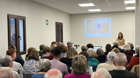 Charla sobre la salud de los intestinos como parte del programa 'Enll&agrave; de la consulta' del Ayuntamiento de Quartell