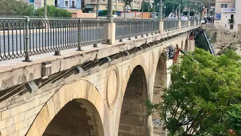 Las obras de rehabilitación del puente Amadorio de Villajoyosa el pasado diciembre Las obras de rehabilitación del puente Amadorio de Villajoyosa el pasado diciembre