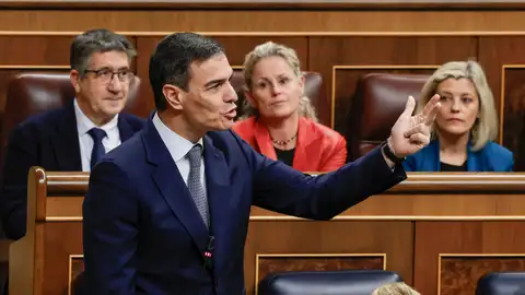 La respuesta de Pedro Sánchez a la tributación del salario mínimo: "El PP congeló el SMI para que no tuviera retención" La respuesta de Pedro Sánchez a la tributación del salario mínimo: "El PP congeló el SMI para que no tuviera retención"