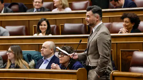 El portavoz de ERC, Gabriel Rufián, durante su intervención en la primera sesión de control al Gobierno del año, este miércoles en el Congreso. El portavoz de ERC, Gabriel Rufián, durante su intervención en la primera sesión de control al Gobierno del año, este miércoles en el Congreso.