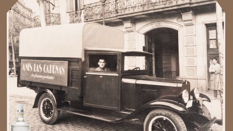 Cami&oacute;n de reparto a&ntilde;os 40