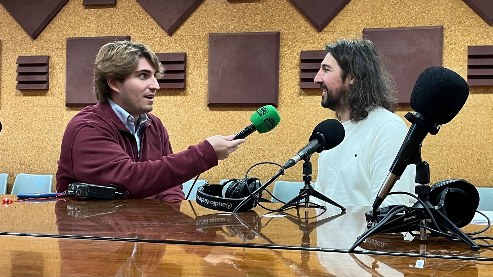 Universitarios y personas mayores se impregnan de la magia de la radio desde el Aula de Radio de la UMA Universitarios y personas mayores se impregnan de la magia de la radio desde el Aula de Radio de la UMA