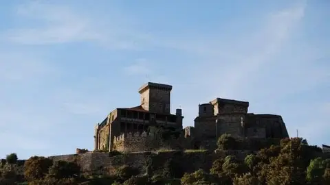 Avanzan a bo ritmo as obras do Castelo de Monterrei Avanzan a bo ritmo as obras do Castelo de Monterrei