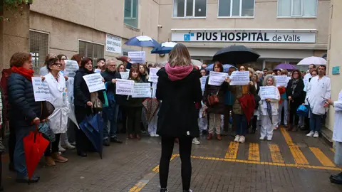 Concentració dels treballadors de l’Hospital Pius de Valls Concentració dels treballadors de l’Hospital Pius de Valls
