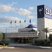 Vuelve a abrir sus puertas el Casino Mediterráneo en Villajoyosa 15 años después de su cierre Vuelve a abrir sus puertas el Casino Mediterráneo en Villajoyosa 15 años después de su cierre