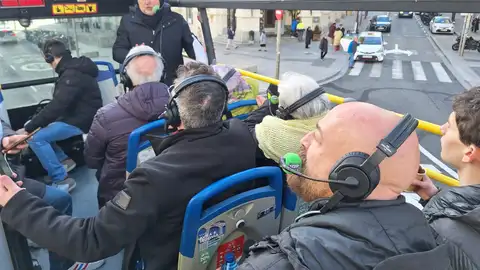 Los cómicos se suben al autobús de Más de uno por el Día Mundial de la Radio Los cómicos se suben al autobús de Más de uno por el Día Mundial de la Radio