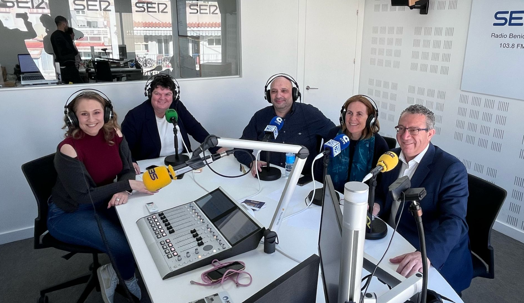 Radio Benidorm Ser, Radio Sirena Cope y Onda Cero Marina Baixa se unen para celebrar el Día de la Radio Radio Benidorm Ser, Radio Sirena Cope y Onda Cero Marina Baixa se unen para celebrar el Día de la Radio