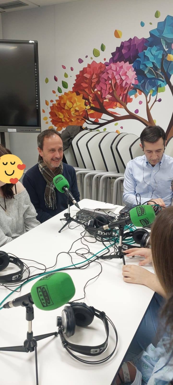 Los niños ingresado en el Hospital Clínico de Santiago han sido los grandes protagonistas del Día de la Radio en Onda Cero Los niños ingresado en el Hospital Clínico de Santiago han sido los grandes protagonistas del Día de la Radio en Onda Cero