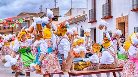 Abiertas las inscripciones para el concurso de Fachadas de Carnaval y de los Autos Locos de Villarrobledo Abiertas las inscripciones para el concurso de Fachadas de Carnaval y de los Autos Locos de Villarrobledo