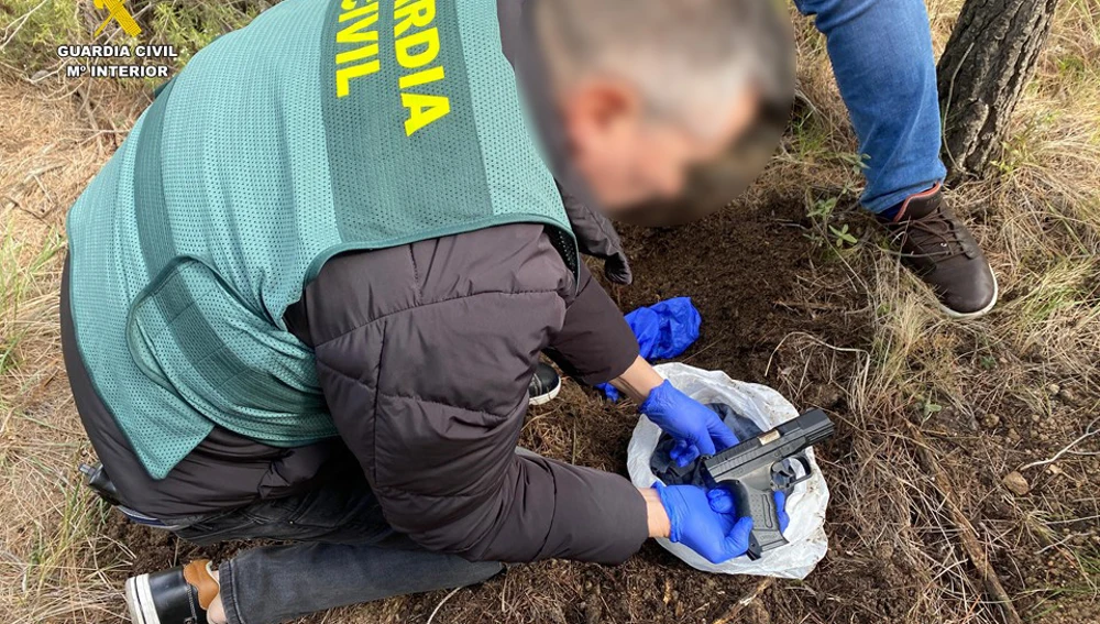 Hallazgo del arma del crimen Hallazgo del arma del crimen