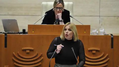 La consejera de Hacienda y Administración Pública, Elena Manzano, comparece en la Asamblea de Extremadura La consejera de Hacienda y Administración Pública, Elena Manzano, comparece en la Asamblea de Extremadura