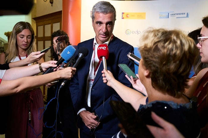 El Gobierno destituye al director general de Turismo, Gustavo Cubero El Gobierno destituye al director general de Turismo, Gustavo Cubero