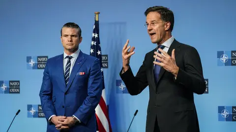 El secretario de Defensa de EEUU, Pete Hegseth, y el secretario general de la OTAN, Mark Rutte. El secretario de Defensa de EEUU, Pete Hegseth, y el secretario general de la OTAN, Mark Rutte.