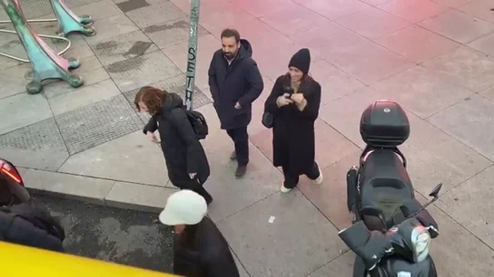 Los tertulianos de Más de uno comienzan a subirse al autobús de Onda Cero Los tertulianos de Más de uno comienzan a subirse al autobús de Onda Cero