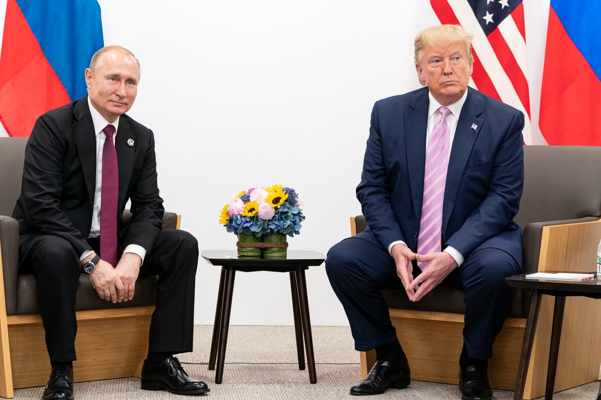 De aliado a espectador: Trump y Putin negocian la rendición de Ucrania con la UE al margen De aliado a espectador: Trump y Putin negocian la rendición de Ucrania con la UE al margen