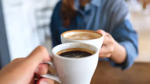 ¿Adicción mañanera o elixir saludable? Así afecta el consumo diario de café a tus riñones ¿Adicción mañanera o elixir saludable? Así afecta el consumo diario de café a tus riñones