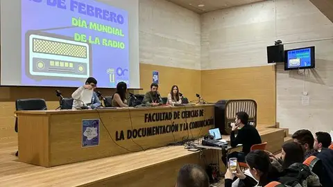 Ondacampus conmemora el Día Mundial de la Radio con un programa en directo y la colaboración de 'Gonzo' en Badajoz Ondacampus conmemora el Día Mundial de la Radio con un programa en directo y la colaboración de 'Gonzo' en Badajoz