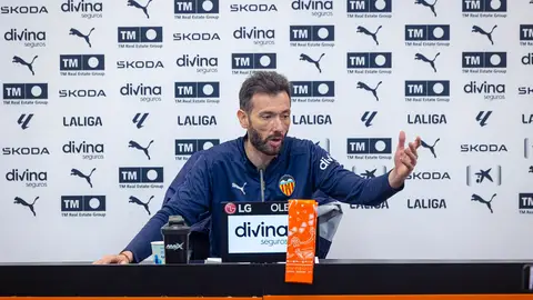 Corberán: "El Valencia CF está en ese volver a esa esencia y a esa grandeza que representa" Corberán: "El Valencia CF está en ese volver a esa esencia y a esa grandeza que representa"