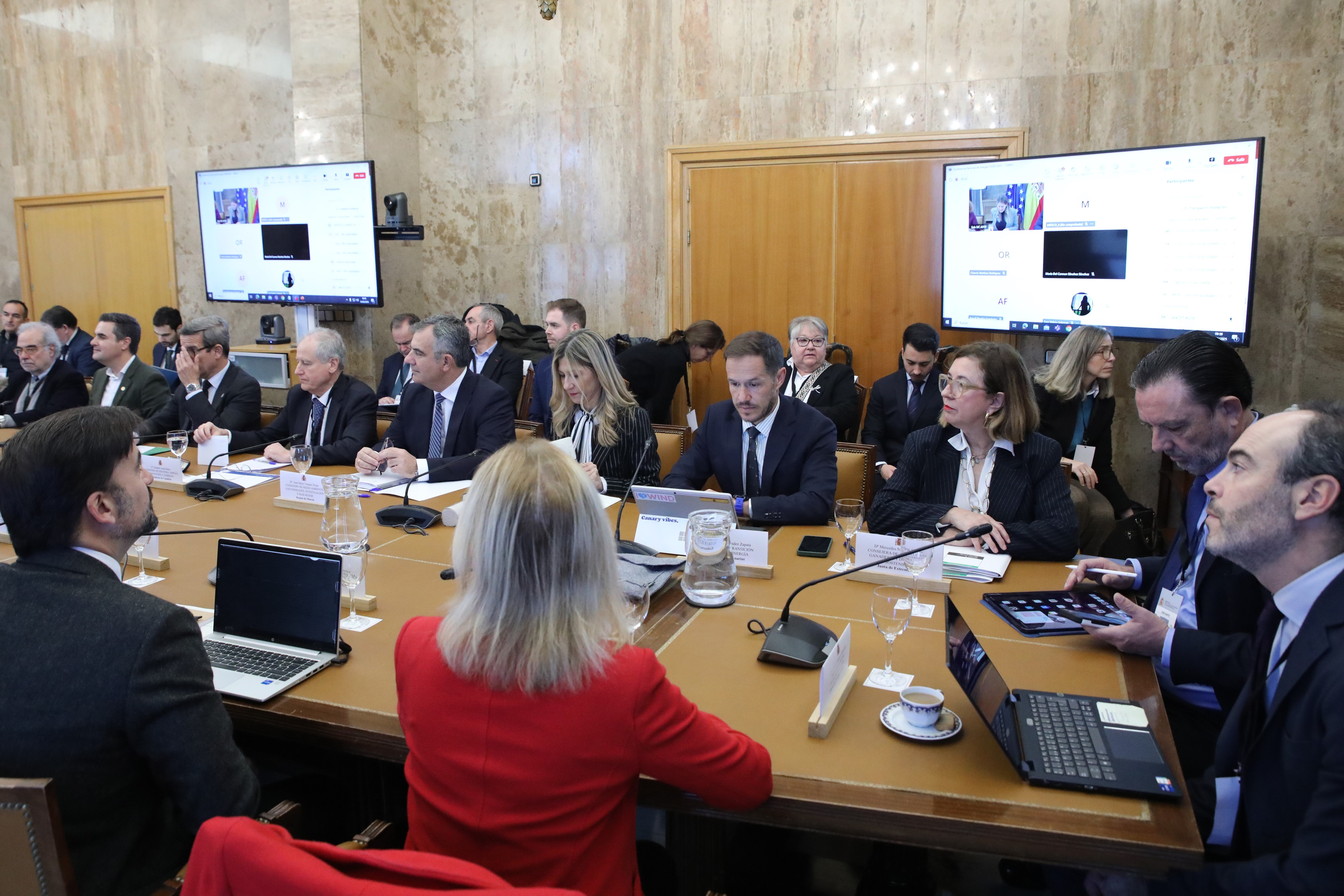 Morán reivindica a Sara Aegesen la continuidad de la vida útil de la CN Almaraz durante la Conferencia Sectorial de Energía Morán reivindica a Sara Aegesen la continuidad de la vida útil de la CN Almaraz durante la Conferencia Sectorial de Energía