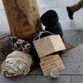 Imagen de enseres de una persona sin hogar