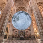 La catedral de Segovia muestra una representación de la luna para seguir celebrando el 500 aniversario de su construcción La catedral de Segovia muestra una representación de la luna para seguir celebrando el 500 aniversario de su construcción