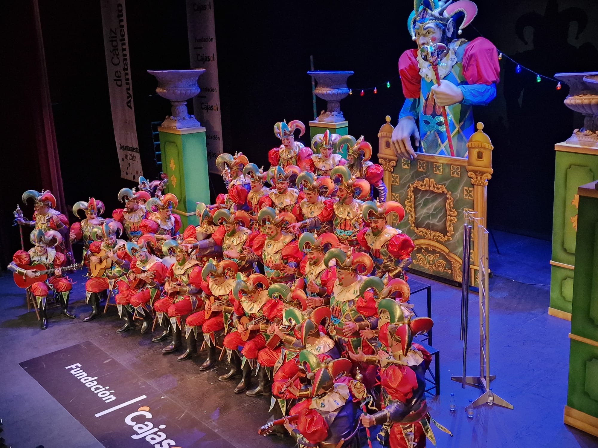 Así ha sido la actuación del coro 'Los guardianes del dios Momo' en cuartos de final del COAC 2025 Así ha sido la actuación del coro 'Los guardianes del dios Momo' en cuartos de final del COAC 2025