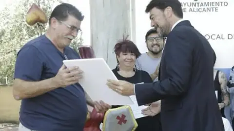 El alcalde de Alicante, Luis Barcala junto a Antonio Colomina El alcalde de Alicante, Luis Barcala junto a Antonio Colomina