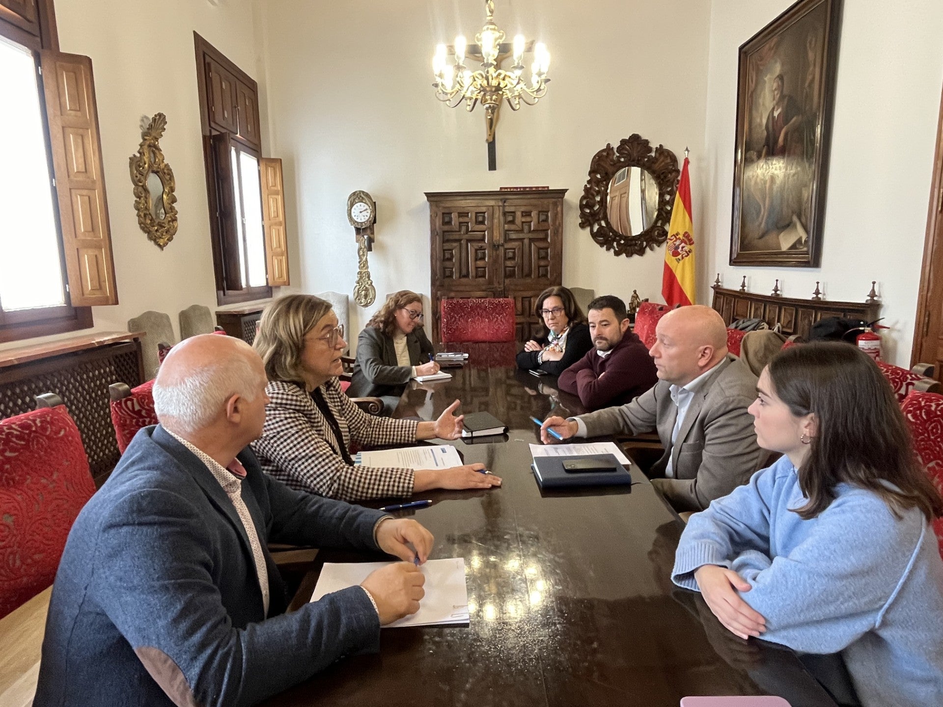 La Diputación colaborará con Paredes de Nava para el acondicionamiento del albergue y la carretera de acceso a las "Casas del Rey" La Diputación colaborará con Paredes de Nava para el acondicionamiento del albergue y la carretera de acceso a las "Casas del Rey"