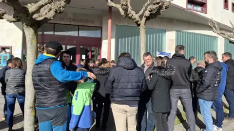 Se concentran en Boltaña para pedir técnicos suficientes en la OCA Se concentran en Boltaña para pedir técnicos suficientes en la OCA