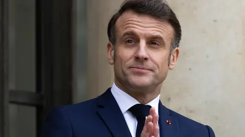 El presidente de la república de Francia, Emmanuel Macron, da la bienvenida al vicepresidente de Estados Unidos a un almuerzo de trabajo. El presidente de la república de Francia, Emmanuel Macron, da la bienvenida al vicepresidente de Estados Unidos a un almuerzo de trabajo.