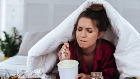 Cuando lo que nos nutre, también nos consume: así es la ansiedad por la comida, según los expertos Cuando lo que nos nutre, también nos consume: así es la ansiedad por la comida, según los expertos