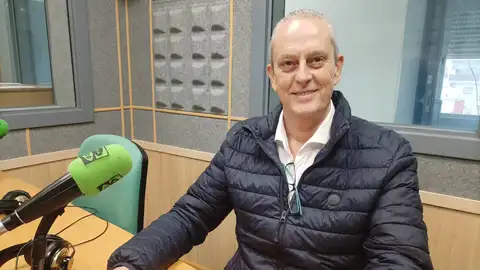 El nuevo presidente de AIQBE, en los estudios de Onda Cero, en la primera entrevista que concede desde su nombramiento. El nuevo presidente de AIQBE, en los estudios de Onda Cero, en la primera entrevista que concede desde su nombramiento.