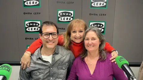 Ana Babiloni con Ana y Pablo, responsables de 'El Gaucho de Barro'. Ana Babiloni con Ana y Pablo, responsables de 'El Gaucho de Barro'.