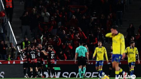 JUgadores del Mallorca celebran un gol a Las Palmas