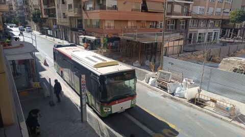 Obras del intercambiador de autob&uacute;s de la calle Doctor Caro de Elche.