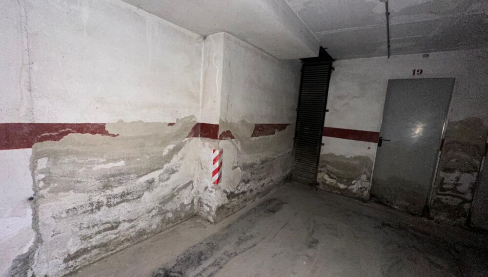 Vecinos de la calle Médico Termístocles Almagro exigen solución al problema de filtraciones de agua provenientes de una acequia de riego cercana