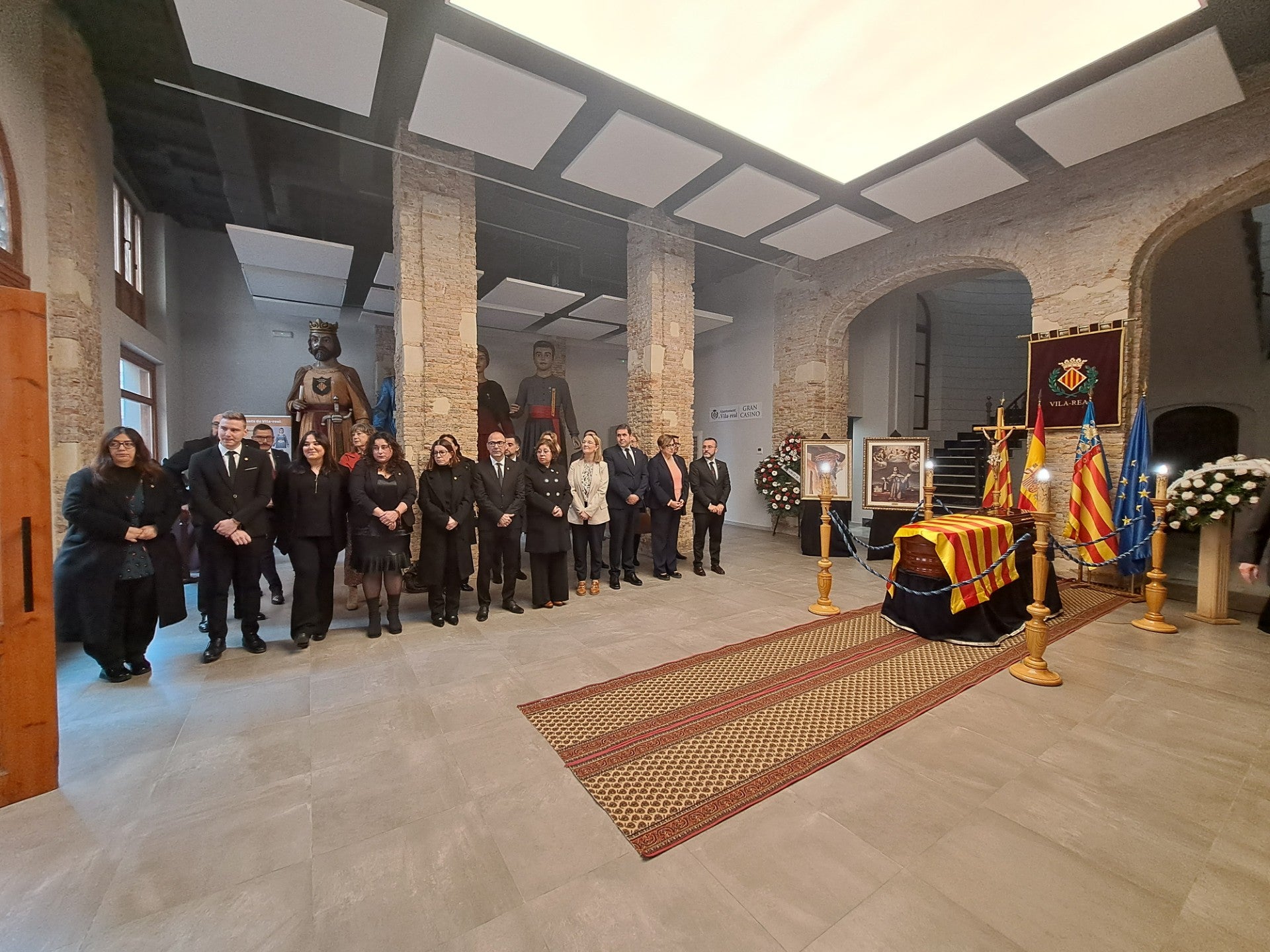 Vila-real acompaña a la familia de Dolores Cortés en la capilla ardiente instalada en el Gran Casino Vila-real acompaña a la familia de Dolores Cortés en la capilla ardiente instalada en el Gran Casino