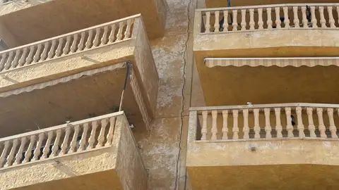 Vecinos de la calle Médico Termístocles Almagro exigen solución al problema de filtraciones de agua provenientes de una acequia de riego cercana Vecinos de la calle Médico Termístocles Almagro exigen solución al problema de filtraciones de agua provenientes de una acequia de riego cercana