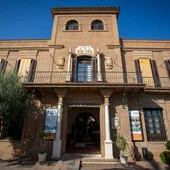 El Ayuntamiento aprueba conceder la Medalla de la Ciudad y el nombramiento de Hijo Predilecto al Colegio Oficial de Médicos de Málaga El Ayuntamiento aprueba conceder la Medalla de la Ciudad y el nombramiento de Hijo Predilecto al Colegio Oficial de Médicos de Málaga
